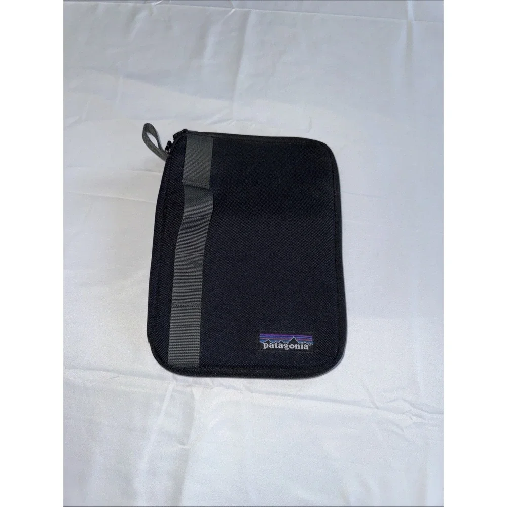 Patagonia Padded Tablet Case Black Zip Around Accessory 9x7 iPad Mini Kindle
